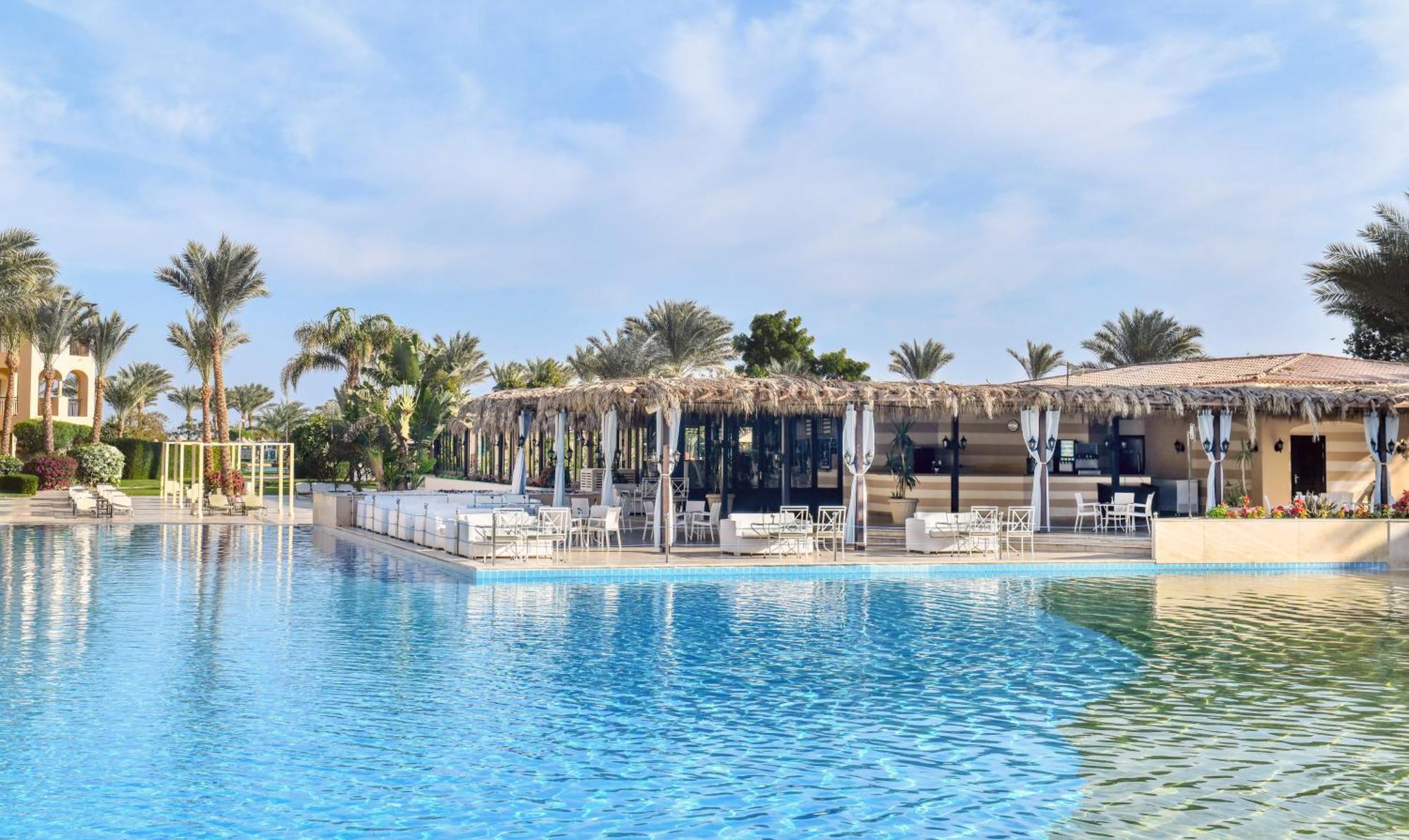 ジャズ アクアマリン リゾート フルガダ エクステリア 写真 The pool at the St Regis