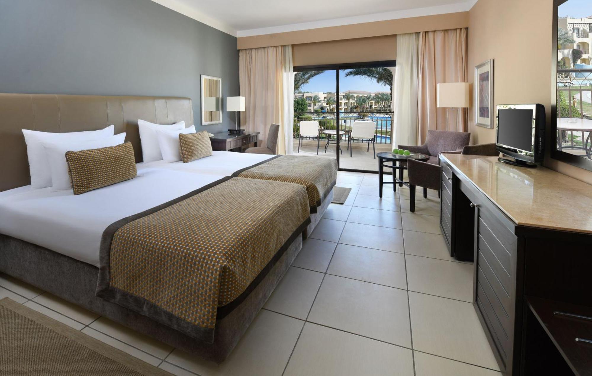 ジャズ アクアマリン リゾート フルガダ エクステリア 写真 A room at the Hilton Sharm El Sheikh